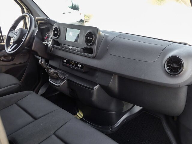 MERCEDES-BENZ Sprinter 214 CDI Kasten,3924,MBUX,Kamera... - Furgoneta pequeña: foto 3 MERCEDES-BENZ Sprinter 214 CDI Kasten,3924,MBUX,Kamera... - Furgoneta pequeña: foto 3