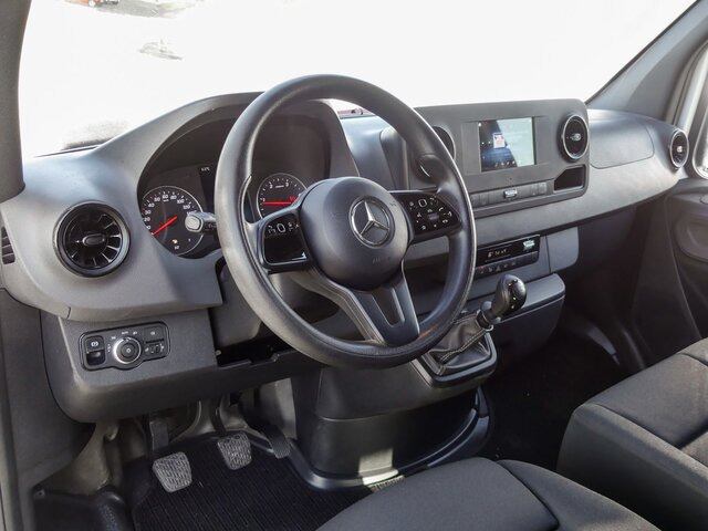 MERCEDES-BENZ Sprinter 214 CDI Kasten,3924,MBUX,Kamera... - Furgoneta pequeña: foto 4 MERCEDES-BENZ Sprinter 214 CDI Kasten,3924,MBUX,Kamera... - Furgoneta pequeña: foto 4