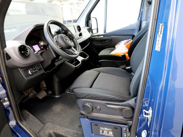 MERCEDES-BENZ Sprinter 319CDI DOKA,Allrad,Automatik,MBUX - Furgoneta caja abierta, Furgoneta combi: foto 2 MERCEDES-BENZ Sprinter 319CDI DOKA,Allrad,Automatik,MBUX - Furgoneta caja abierta, Furgoneta combi: foto 2