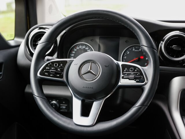 MERCEDES-BENZ T 180 Progressive,AHK,LED,Navi,Kamera,Tempomat - Furgoneta de pasajeros: foto 5 MERCEDES-BENZ T 180 Progressive,AHK,LED,Navi,Kamera,Tempomat - Furgoneta de pasajeros: foto 5