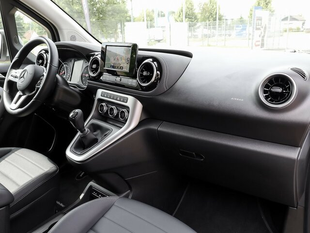 MERCEDES-BENZ T 180 Progressive,MBUX,LED,Navi,Kamera,Tempomat - Furgoneta de pasajeros: foto 4 MERCEDES-BENZ T 180 Progressive,MBUX,LED,Navi,Kamera,Tempomat - Furgoneta de pasajeros: foto 4
