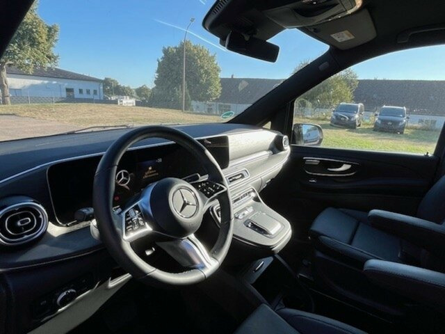 MERCEDES-BENZ V 300 Avantgarde Extralang,2xSchiebetür elektr. - Furgoneta de pasajeros: foto 4 MERCEDES-BENZ V 300 Avantgarde Extralang,2xSchiebetür elektr. - Furgoneta de pasajeros: foto 4