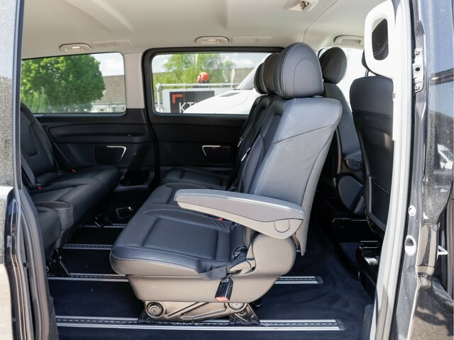 MERCEDES-BENZ V 300 Edition Extralang,2Schiebetür el.,8Sitzer - Minibús, Furgoneta de pasajeros: foto 2 MERCEDES-BENZ V 300 Edition Extralang,2Schiebetür el.,8Sitzer - Minibús, Furgoneta de pasajeros: foto 2