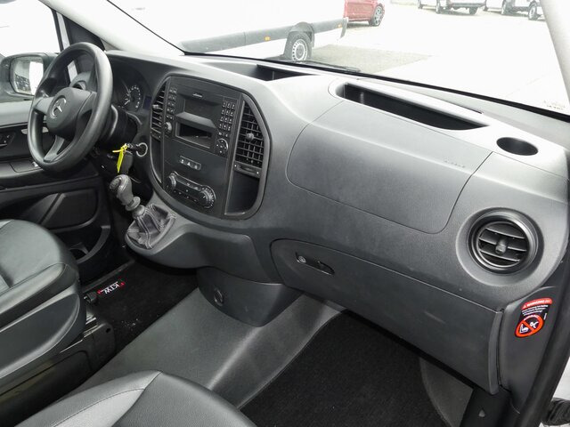 MERCEDES-BENZ Vito 114 TourerPro,Extralang,AMF Rollstuhlrampe - Minibús, Furgoneta de pasajeros: foto 4 MERCEDES-BENZ Vito 114 TourerPro,Extralang,AMF Rollstuhlrampe - Minibús, Furgoneta de pasajeros: foto 4