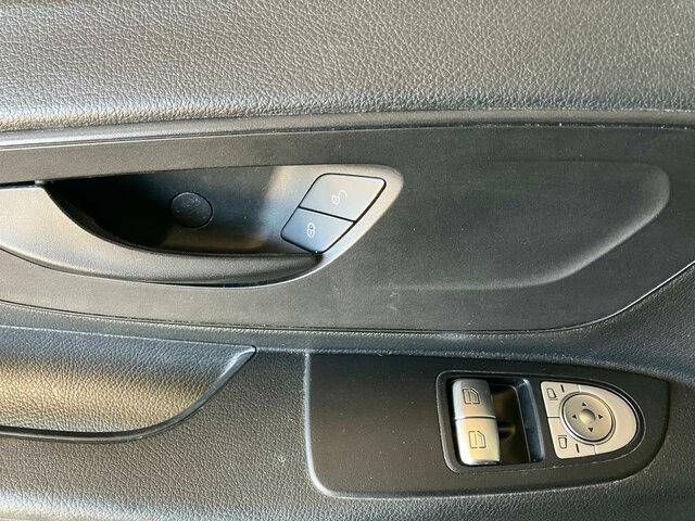 Minibús, Furgoneta de pasajeros MERCEDES-BENZ Vito 116 TourerPro,lang,Allrad,8Sitzer,Automatik: foto 6