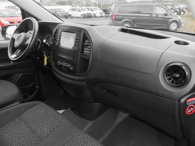 MERCEDES-BENZ Vito 116CDI lang,TourerPro,2Klima,9Sitze,Kamera - Minibús, Furgoneta de pasajeros: foto 4 MERCEDES-BENZ Vito 116CDI lang,TourerPro,2Klima,9Sitze,Kamera - Minibús, Furgoneta de pasajeros: foto 4