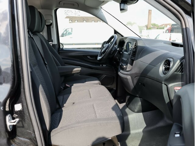 MERCEDES-BENZ Vito 116CDI lang,TourerPro,2Klima,9Sitze,Kamera - Minibús, Furgoneta de pasajeros: foto 3 MERCEDES-BENZ Vito 116CDI lang,TourerPro,2Klima,9Sitze,Kamera - Minibús, Furgoneta de pasajeros: foto 3