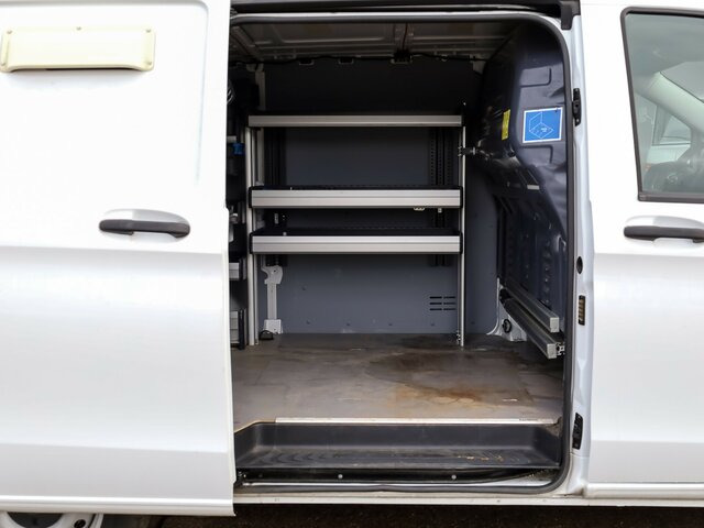 MERCEDES-BENZ Vito114CDI KA lang ,Klima,Sortimo Regalsystem... - Furgoneta pequeña: foto 4 MERCEDES-BENZ Vito114CDI KA lang ,Klima,Sortimo Regalsystem... - Furgoneta pequeña: foto 4