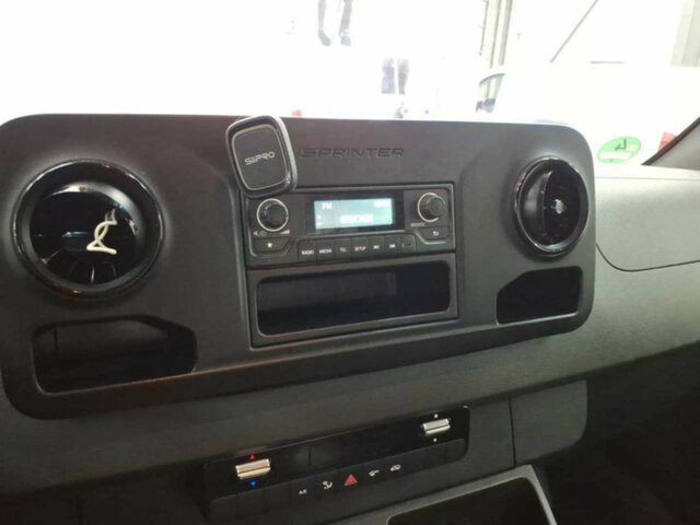 MERCEDES-BENZ eSprinter 312 Kasten FWD,Klima,Post Tür... - Furgón, Furgoneta eléctrica: foto 2 MERCEDES-BENZ eSprinter 312 Kasten FWD,Klima,Post Tür... - Furgón, Furgoneta eléctrica: foto 2