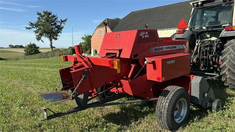 Massey Ferguson 1839 Småballe presser  - Encintadora de pacas: foto 3 Massey Ferguson 1839 Småballe presser  - Encintadora de pacas: foto 3