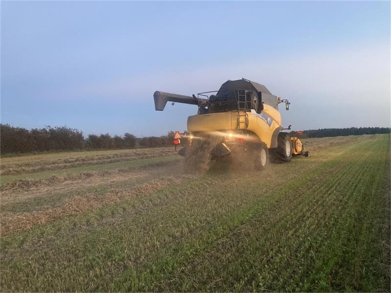 Leasing para New Holland CR 980 1050er hjul og 30Fod 4 hjulstræk  New Holland CR 980 1050er hjul og 30Fod 4 hjulstræk: foto 6