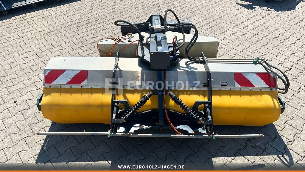 Kehrmaschine passend Kramer 420 950 2300 mm gebr - Barredora cucharón: foto 1 Kehrmaschine passend Kramer 420 950 2300 mm gebr - Barredora cucharón: foto 1