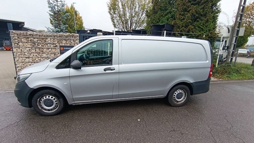 Mercedes-Benz Vito 114 CDI Kasten Werkstattschränke Standheizung  - Furgoneta caja cerrada: foto 2 Mercedes-Benz Vito 114 CDI Kasten Werkstattschränke Standheizung  - Furgoneta caja cerrada: foto 2