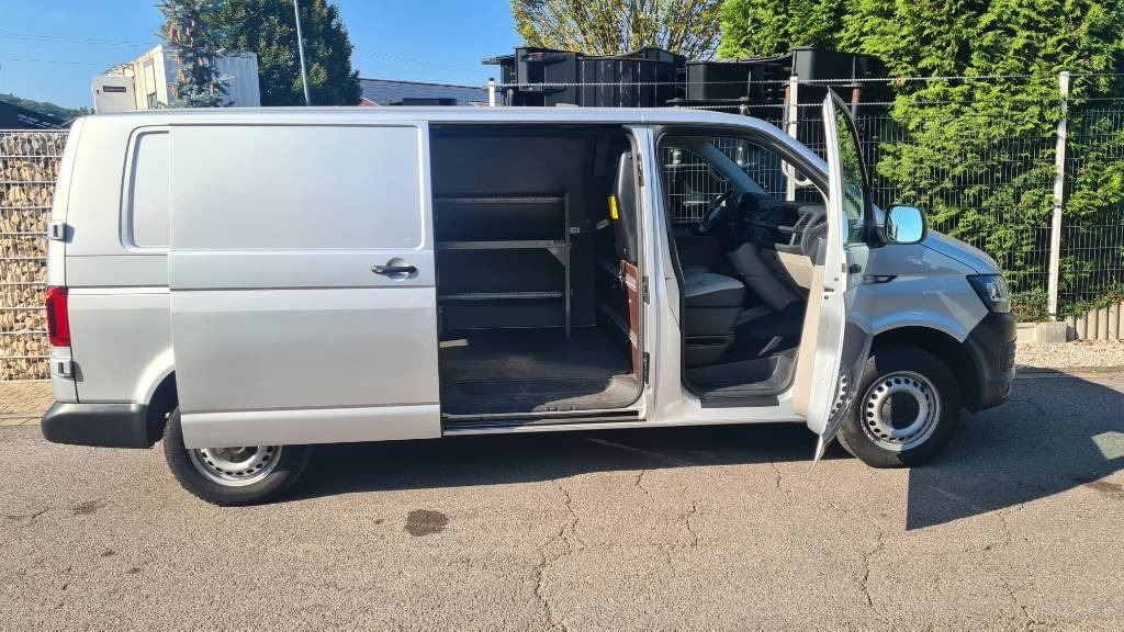 Volkswagen T5 2.0 TDI, Kasten, Werkstattschränke, Klima, AHK - Furgoneta caja cerrada: foto 5 Volkswagen T5 2.0 TDI, Kasten, Werkstattschränke, Klima, AHK - Furgoneta caja cerrada: foto 5