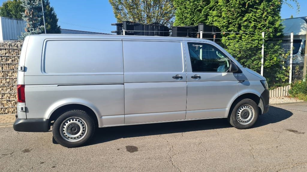 Volkswagen T5 2.0 TDI, Kasten, Werkstattschränke, Klima, AHK - Furgoneta caja cerrada: foto 3 Volkswagen T5 2.0 TDI, Kasten, Werkstattschränke, Klima, AHK - Furgoneta caja cerrada: foto 3