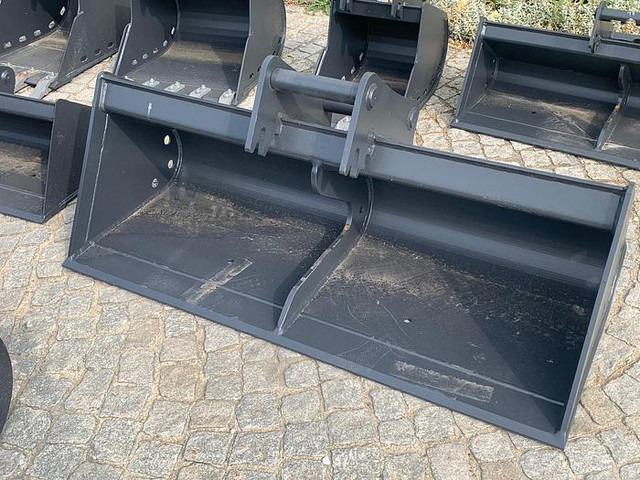 Big BIG Böschungslöffel hyd. 140 cm mit Martin M10 Aufnahme - Cazo: foto 1 Big BIG Böschungslöffel hyd. 140 cm mit Martin M10 Aufnahme - Cazo: foto 1