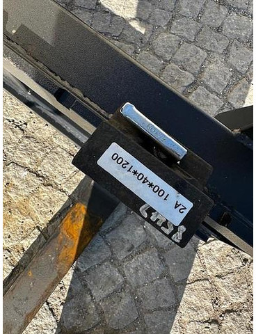 Big Palettengabel 120cm mit Liebherr 506 Aufnahme - Horquillas para Equipo de manutención: foto 5 Big Palettengabel 120cm mit Liebherr 506 Aufnahme - Horquillas para Equipo de manutención: foto 5
