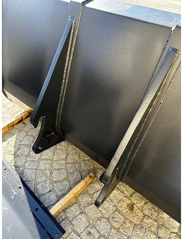 Big Volumenschaufel 200 cm mit JCB 520-50 Aufnahme - Cazo: foto 5 Big Volumenschaufel 200 cm mit JCB 520-50 Aufnahme - Cazo: foto 5