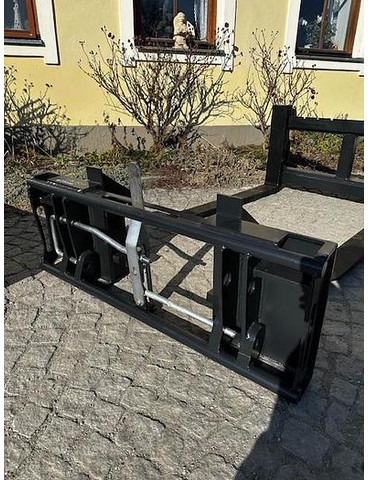 Big JCB 520-50 Adapter mit Euro Aufnahme - Implemento: foto 1 Big JCB 520-50 Adapter mit Euro Aufnahme - Implemento: foto 1