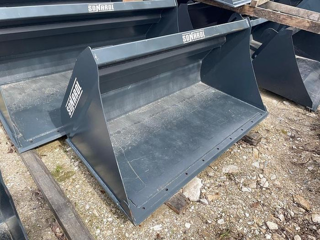 Sonarol Schwergutschaufel 180 cm mit Bobcat 114 cm Aufnahme - Implemento: foto 1 Sonarol Schwergutschaufel 180 cm mit Bobcat 114 cm Aufnahme - Implemento: foto 1