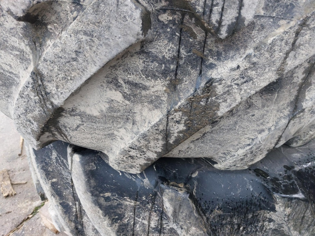 Continental 900/60R38 750/55R30 John Deere 8335R 8430 8530 - Neumáticos y llantas: foto 3 Continental 900/60R38 750/55R30 John Deere 8335R 8430 8530 - Neumáticos y llantas: foto 3