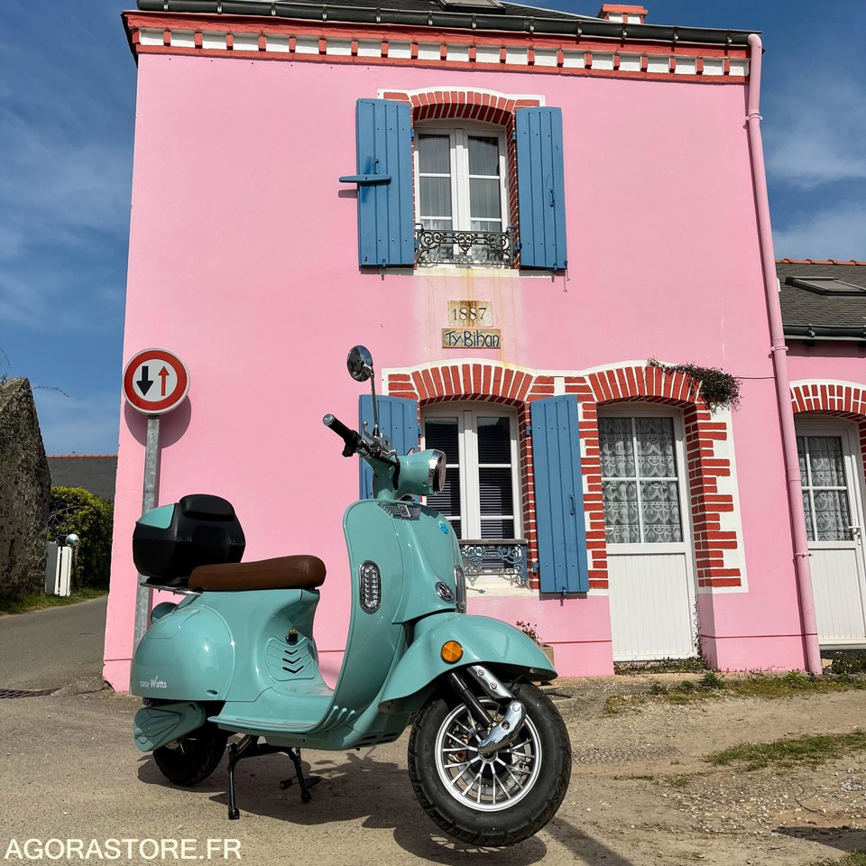 1 Scooter e-retro 50cc - Easy Watts - Motocicleta: foto 1 1 Scooter e-retro 50cc - Easy Watts - Motocicleta: foto 1