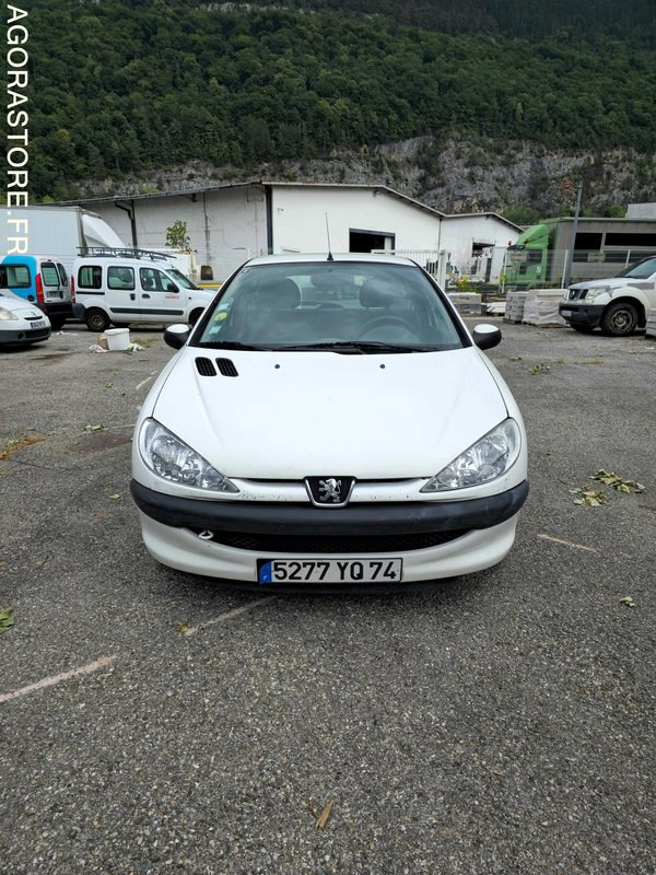 5277 YQ 74 - Peugeot 206 - Coche: foto 1 5277 YQ 74 - Peugeot 206 - Coche: foto 1