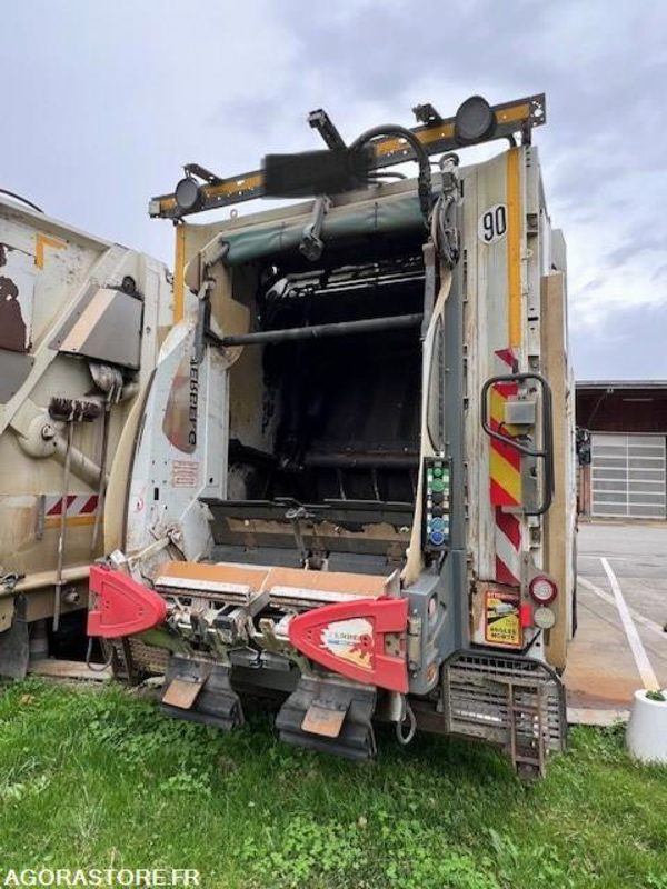 BENNE A ORDURES MENAGERES RENAULT - Camión de basura: foto 4 BENNE A ORDURES MENAGERES RENAULT - Camión de basura: foto 4