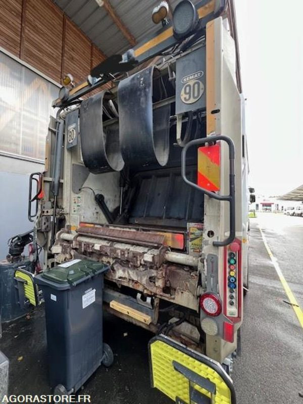 BENNE A ORDURES MENAGERES RENAULT - Camión de basura: foto 3 BENNE A ORDURES MENAGERES RENAULT - Camión de basura: foto 3