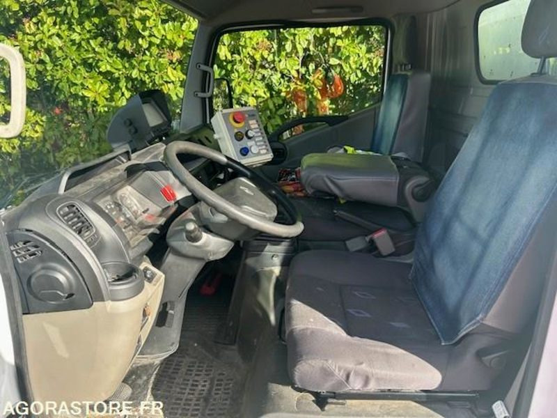 BOM 4.5t Renault Maxity - Camión de basura: foto 5 BOM 4.5t Renault Maxity - Camión de basura: foto 5