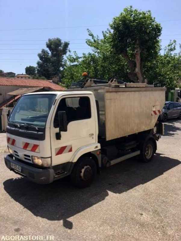 BOM ALU PROVENCE BENNES NISSAN CABSTAR 2005 3T5 PERMIS B - Furgoneta basculante: foto 1 BOM ALU PROVENCE BENNES NISSAN CABSTAR 2005 3T5 PERMIS B - Furgoneta basculante: foto 1