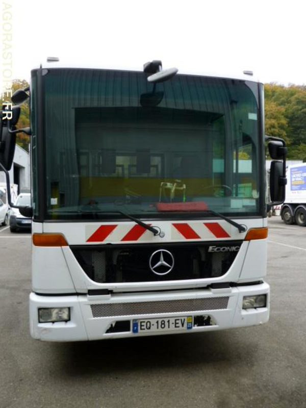 BOM ECONIC MERCEDES CABINE TYPE BUS 2007 4 places 247550kms - Camión de basura: foto 3 BOM ECONIC MERCEDES CABINE TYPE BUS 2007 4 places 247550kms - Camión de basura: foto 3
