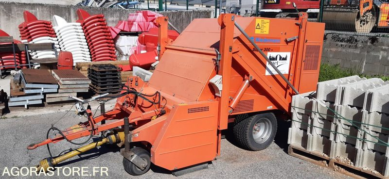 Balayeuse stade Wiedeman - 1992 - Maquinaria de jardinería: foto 3 Balayeuse stade Wiedeman - 1992 - Maquinaria de jardinería: foto 3