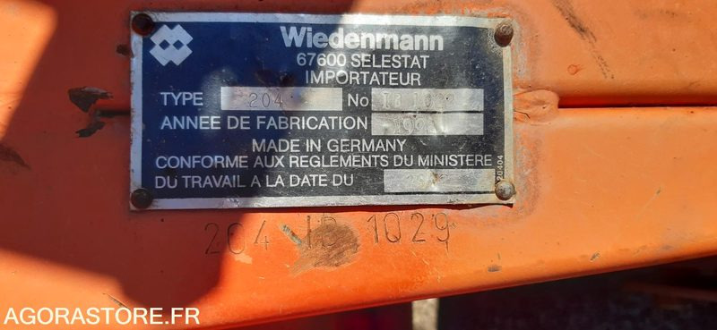 Balayeuse stade Wiedeman - 1992 - Maquinaria de jardinería: foto 2 Balayeuse stade Wiedeman - 1992 - Maquinaria de jardinería: foto 2