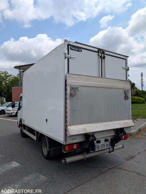 CAMION HAYON FRIGORIFIQUE MOINT DE 3T5 RENAUT MAXITY - Furgoneta frigorifica: foto 2 CAMION HAYON FRIGORIFIQUE MOINT DE 3T5 RENAUT MAXITY - Furgoneta frigorifica: foto 2