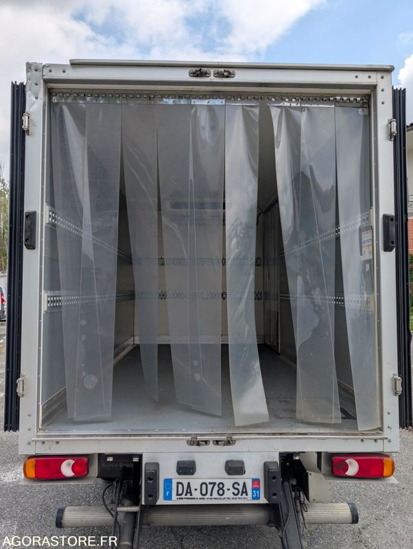 CAMION HAYON FRIGORIFIQUE MOINT DE 3T5 RENAUT MAXITY - Furgoneta frigorifica: foto 5 CAMION HAYON FRIGORIFIQUE MOINT DE 3T5 RENAUT MAXITY - Furgoneta frigorifica: foto 5