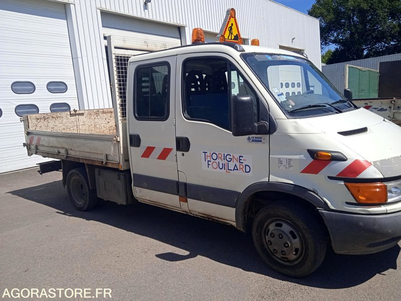 CAMION IVECO BENNE - Furgón: foto 3 CAMION IVECO BENNE - Furgón: foto 3