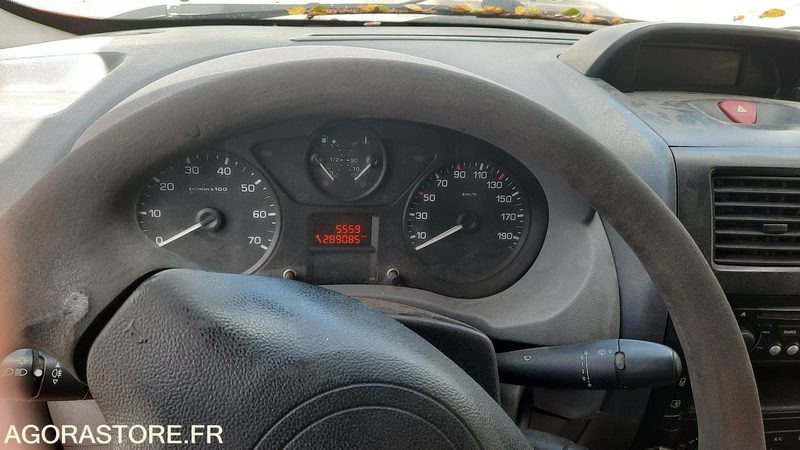 CITROEN JUMPY AE 664 EH (289085 km) - Furgón: foto 3 CITROEN JUMPY AE 664 EH (289085 km) - Furgón: foto 3