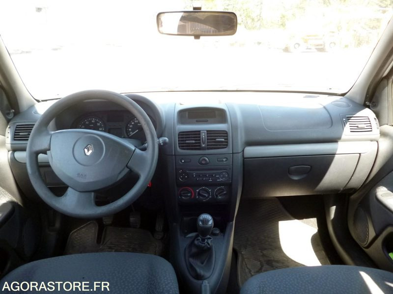 CLIO 2 ESSENCE - Coche: foto 5 CLIO 2 ESSENCE - Coche: foto 5