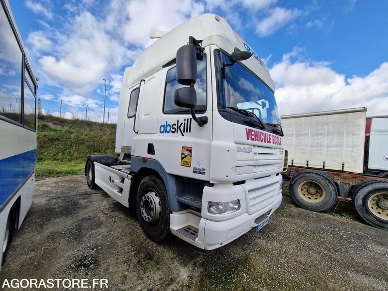 DAF CF 85.360 - 2012 - 241565 Kms - CB337EY - Cabeza tractora: foto 2 DAF CF 85.360 - 2012 - 241565 Kms - CB337EY - Cabeza tractora: foto 2