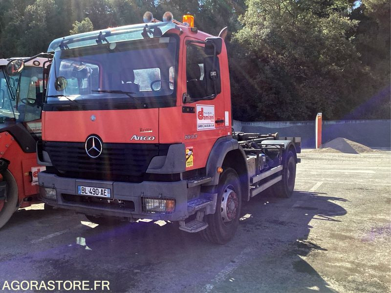 MERCEDES BENZ ATEGO - 2004 - 602523 KM - P2001840 - Cabeza tractora: foto 3 MERCEDES BENZ ATEGO - 2004 - 602523 KM - P2001840 - Cabeza tractora: foto 3