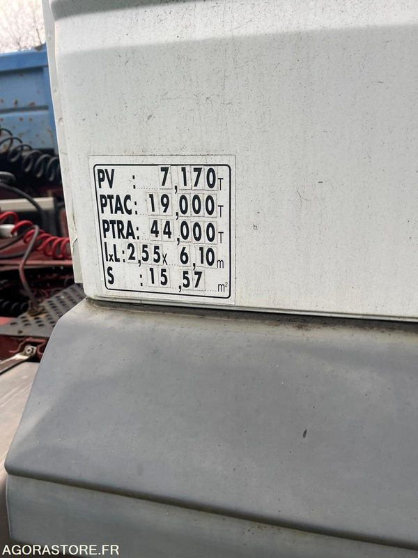 TRACTEUR 4X2 IVECO STRALIS 2004 420 000 KM + 1 MOTEUR POUR PIECES - Cabeza tractora: foto 2 TRACTEUR 4X2 IVECO STRALIS 2004 420 000 KM + 1 MOTEUR POUR PIECES - Cabeza tractora: foto 2