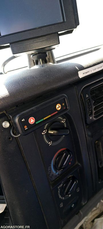 TRACTEUR RENAULT TRUCKS 19T MEC 2002 (VENTE UNIQUEMENT EXPORT) - Cabeza tractora: foto 5 TRACTEUR RENAULT TRUCKS 19T MEC 2002 (VENTE UNIQUEMENT EXPORT) - Cabeza tractora: foto 5