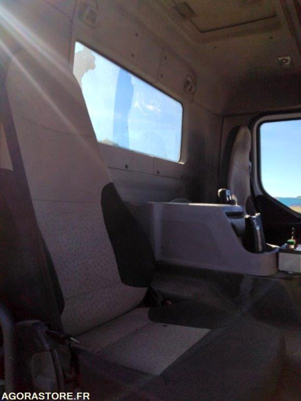 AZ-826-NR PORTEUR RENAULT PREMIUM 430 DXI 669120 kms 2010 - Camión: foto 4 AZ-826-NR PORTEUR RENAULT PREMIUM 430 DXI 669120 kms 2010 - Camión: foto 4