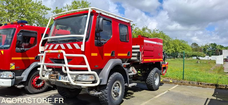 CAMION CITERNE FEUX FORET - RENAULT MIDLUM 220/12 - CM 806 JA - Camión: foto 1 CAMION CITERNE FEUX FORET - RENAULT MIDLUM 220/12 - CM 806 JA - Camión: foto 1