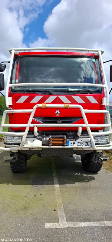 CAMION CITERNE FEUX FORET - RENAULT MIDLUM 220/12 - EP 236 ZQ - Camión: foto 2 CAMION CITERNE FEUX FORET - RENAULT MIDLUM 220/12 - EP 236 ZQ - Camión: foto 2