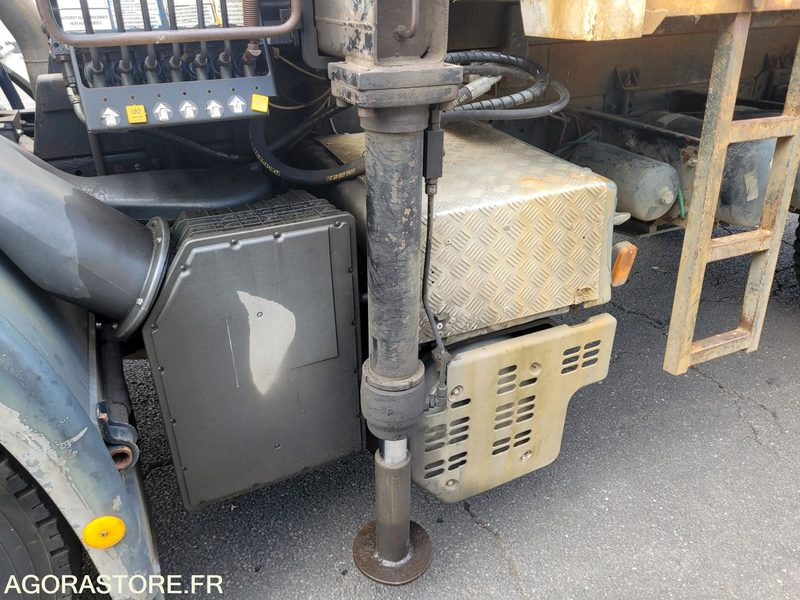 Camión IVECO BENNE ET GRUE DIESEL - 999AVB57 - VIN WJMA1VJ1004250575: foto 17