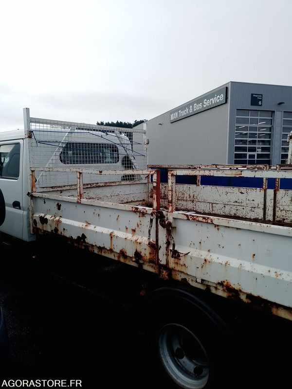 MITSUBISHI CANTER ( MOTEUR HS ) - Camión: foto 5 MITSUBISHI CANTER ( MOTEUR HS ) - Camión: foto 5