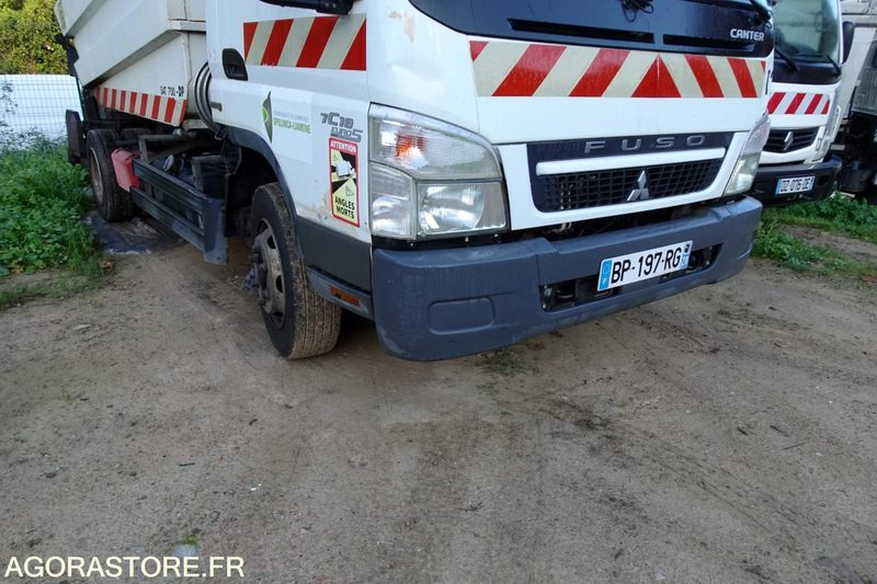 Mitsubishi Fuso - Camión: foto 2 Mitsubishi Fuso - Camión: foto 2