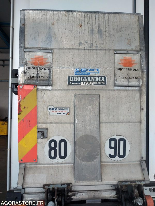 POIDS LOURDS IVECO DAILY FRIGORIFIQUE - 195900 kms - 2005 - Camión: foto 4 POIDS LOURDS IVECO DAILY FRIGORIFIQUE - 195900 kms - 2005 - Camión: foto 4